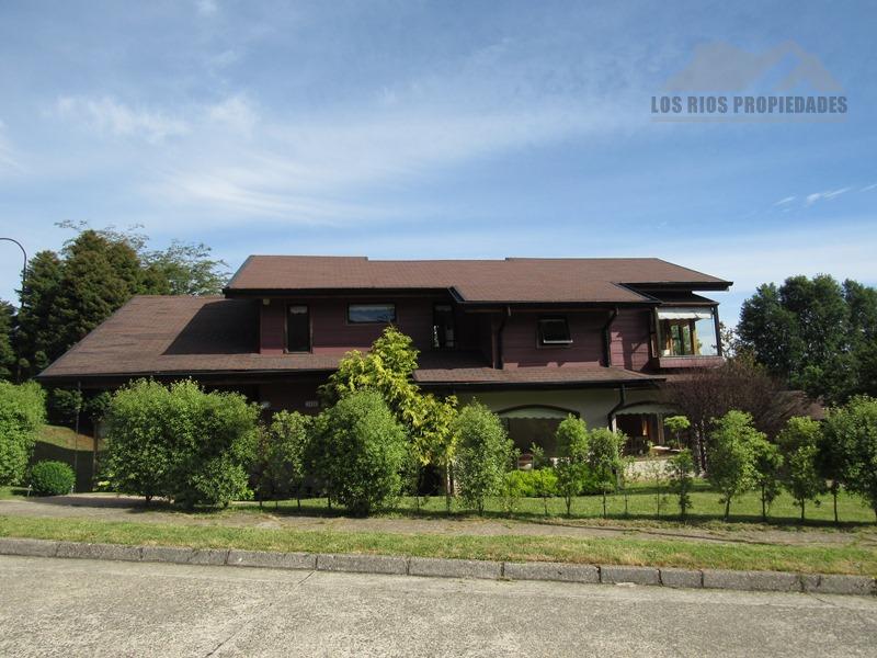 Gran casa en condominio 
