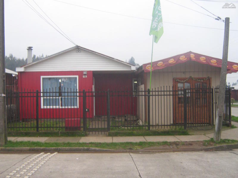 Casa esquina con local comercial Jardin Austral